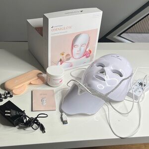 Evertone OmniGlow Face & Neck LED and Microcurrent Mask - In Box